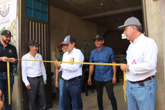 Florián ya tiene punto de compra de la Cooperativa de Caficultores de Santander