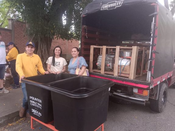 Entrega de módulos de beneficio a caficultores de Bucaramanga